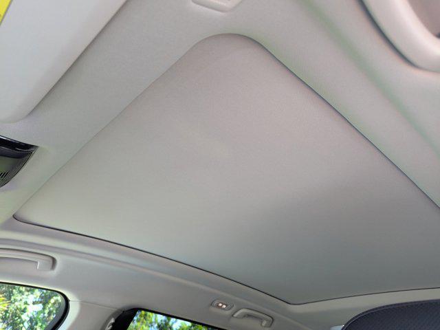 Photo of 2024 Alpine White BMW X7