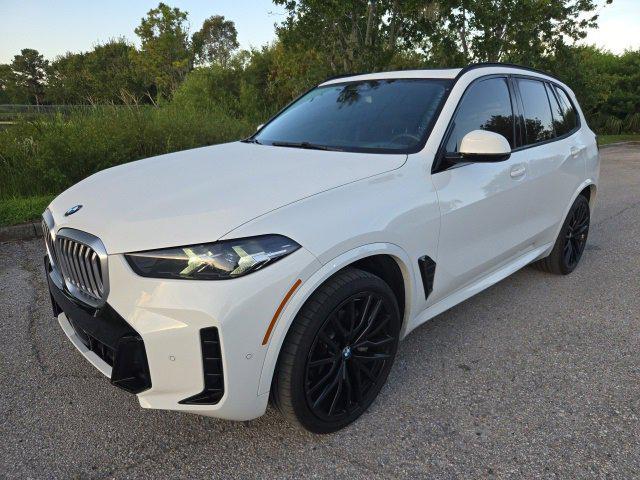 Photo of 2024 Alpine White BMW X5
