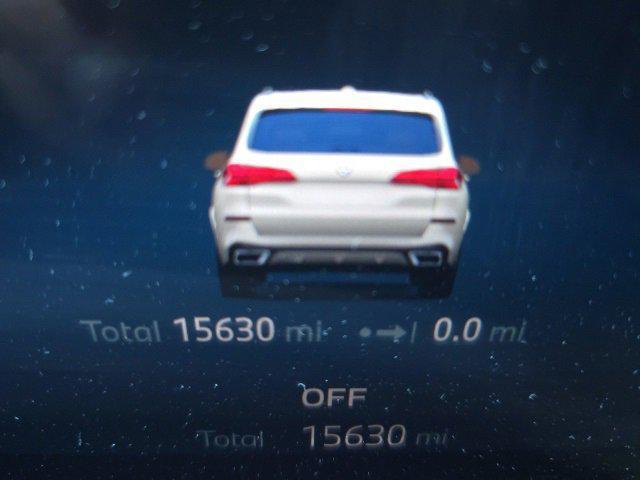 Photo of 2024 Alpine White BMW X5