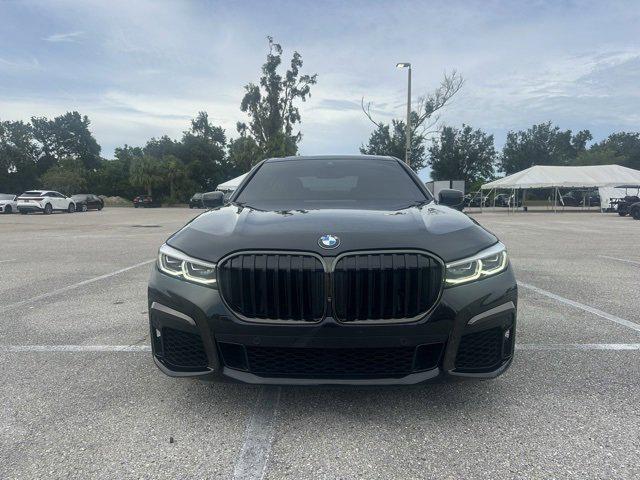 2022 BMW 750