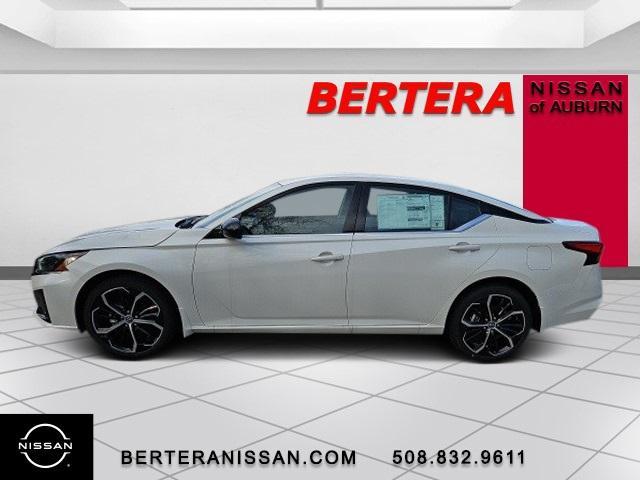 Photo of 2025 White Nissan Altima