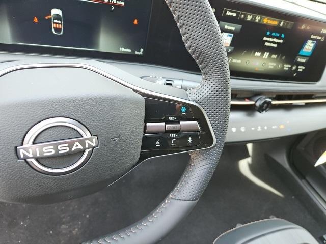 Photo of 2025 2t Blu Blk Roof Nissan ARIYA