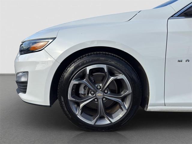 Photo of 2023 Summit White Chevrolet Malibu