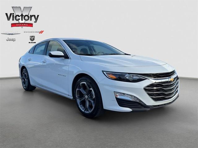 Photo of 2023 Summit White Chevrolet Malibu