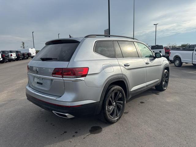 Photo of 2022 Platinum Gray Metallic Volkswagen Atlas