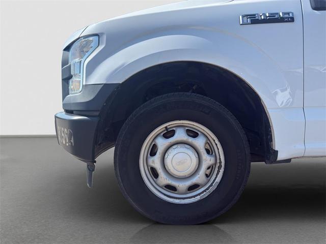 Photo of 2017 Oxford White Ford F-150