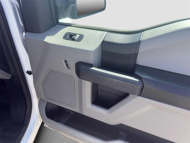 Photo of 2017 Oxford White Ford F-150