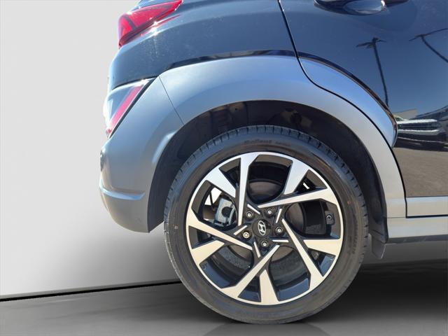 Photo of 2022 Ultra Black Pearl Hyundai KONA
