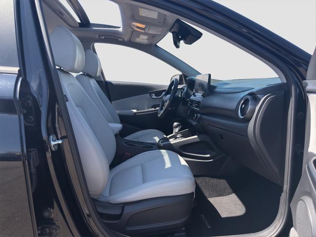 Photo of 2022 Ultra Black Pearl Hyundai KONA
