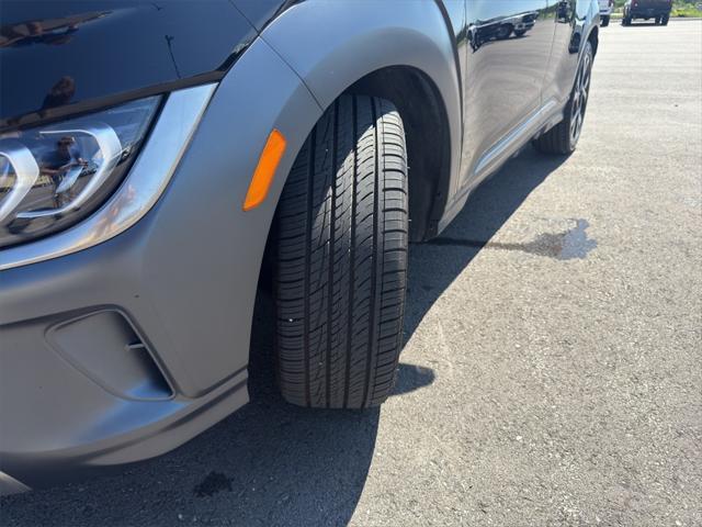 Photo of 2022 Ultra Black Pearl Hyundai KONA