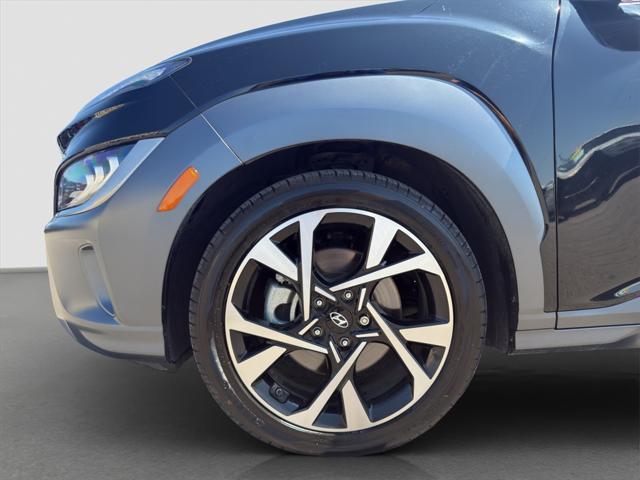 Photo of 2022 Ultra Black Pearl Hyundai KONA