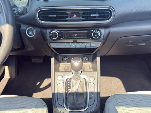 Photo of 2022 Ultra Black Pearl Hyundai KONA
