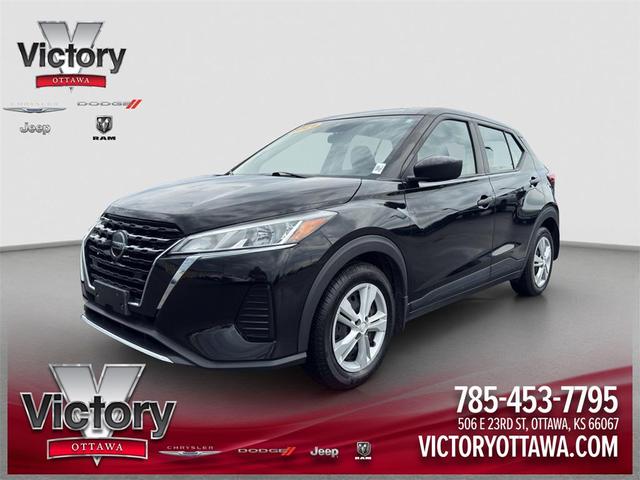 Photo of 2021 Super Black Nissan Kicks