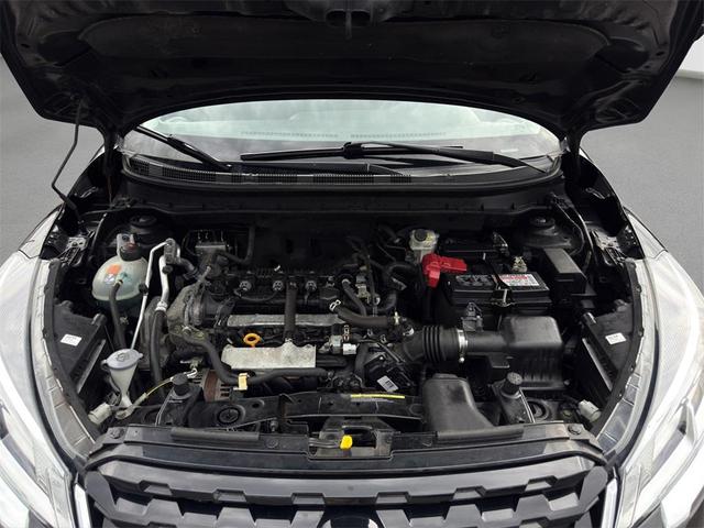 Photo of 2021 Super Black Nissan Kicks