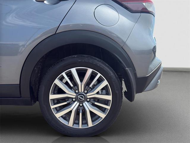 Photo of 2023 Gun Metallic Nissan Kicks