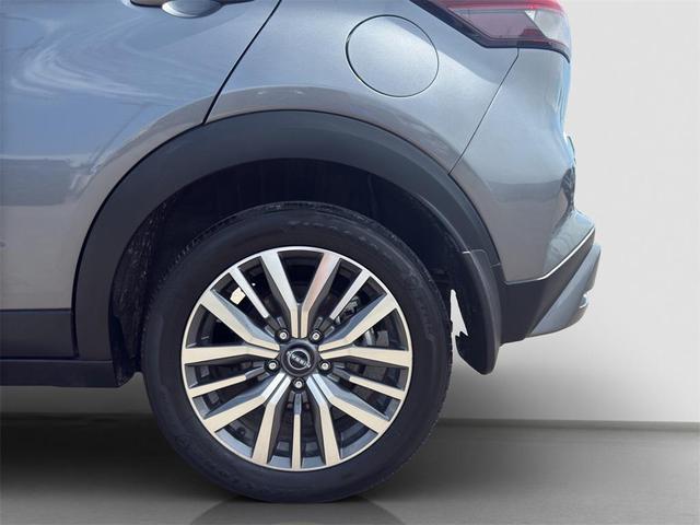 Photo of 2023 Gun Metallic Nissan Kicks