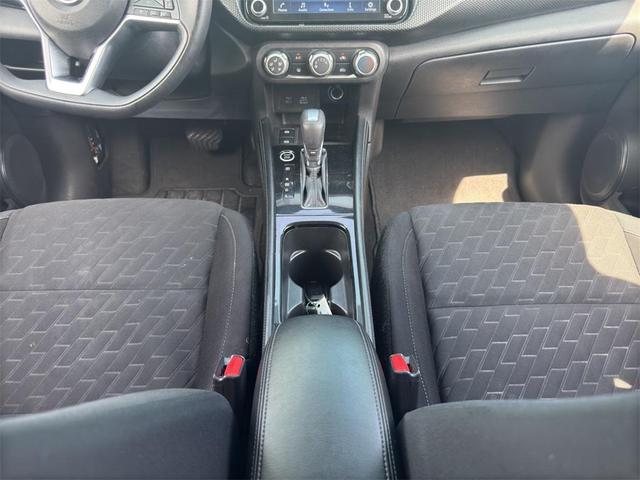 Photo of 2023 Gun Metallic Nissan Kicks