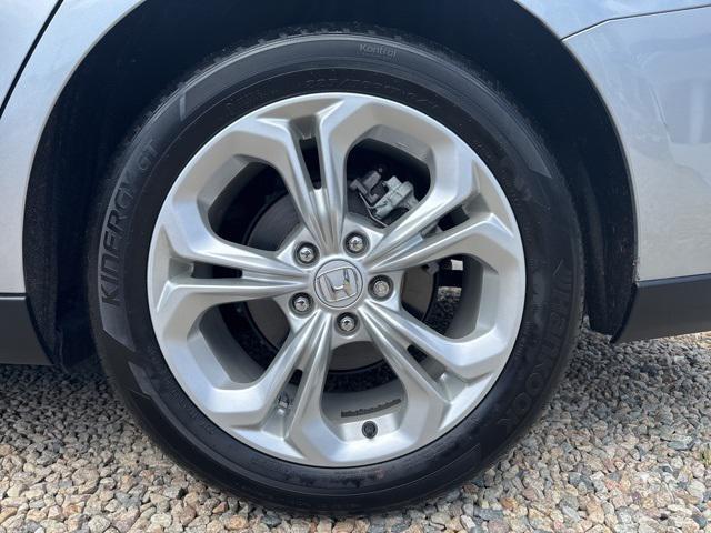 Photo of 2023 Lunar Silver Metallic Honda Accord