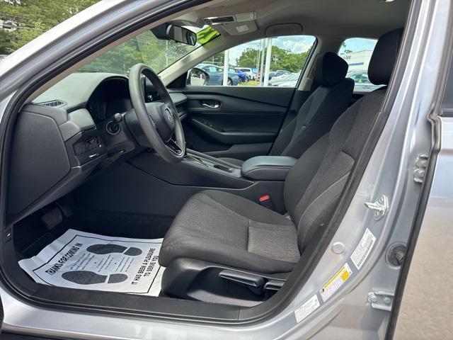 Photo of 2023 Lunar Silver Metallic Honda Accord