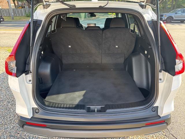 Photo of 2023 Platinum White Pearl Honda CR-V Hybrid