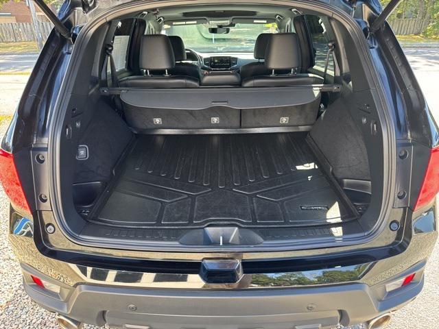 Photo of 2022 Crystal Black Pearl Honda Passport