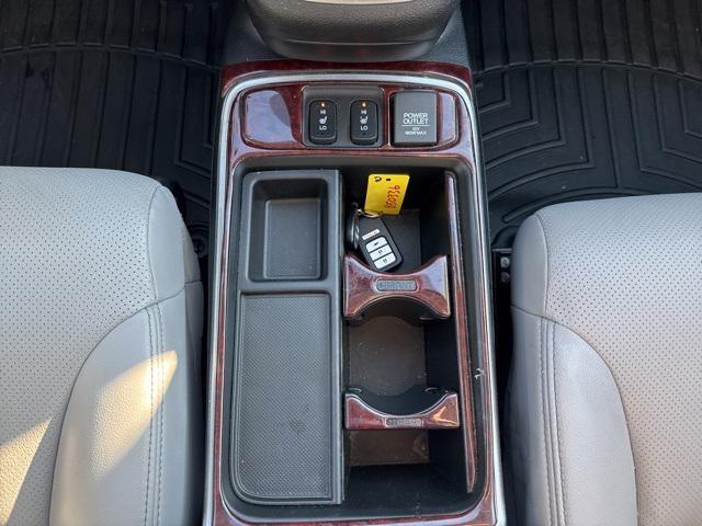 Photo of 2015 Basque Red Pearl II Honda CR-V