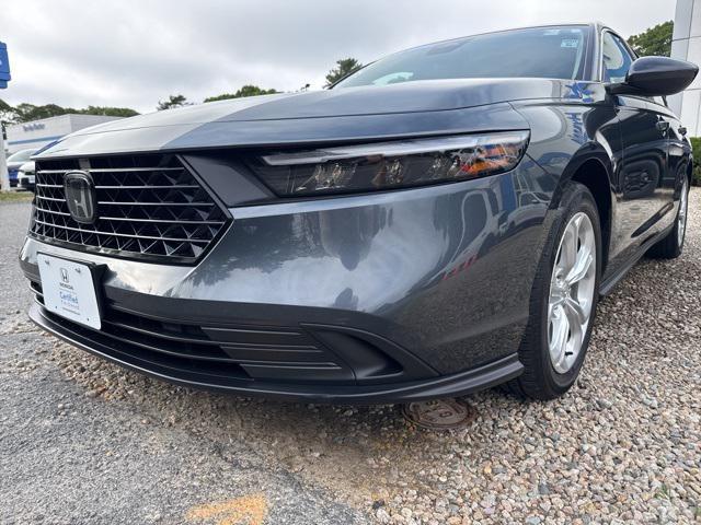 Photo of 2023 Meteorite Gray Metallic Honda Accord
