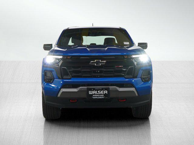Photo of 2023 Glacier Blue Metallic Chevrolet Colorado
