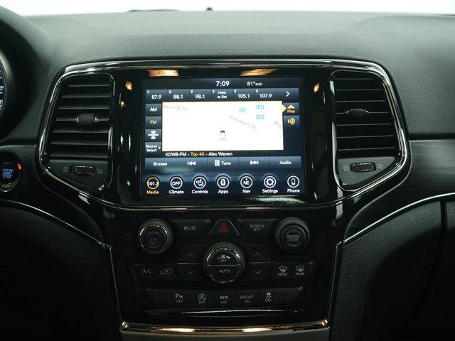 Photo of 2022 Bright White Clearcoat Jeep Grand Cherokee