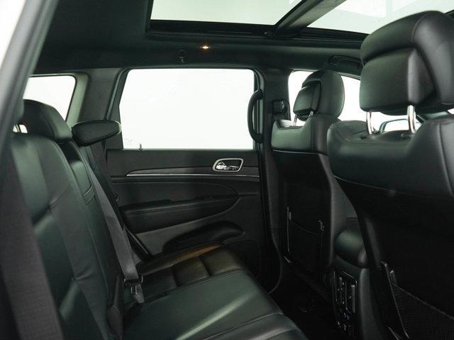 Photo of 2022 Bright White Clearcoat Jeep Grand Cherokee