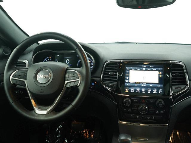 Photo of 2022 Bright White Clearcoat Jeep Grand Cherokee