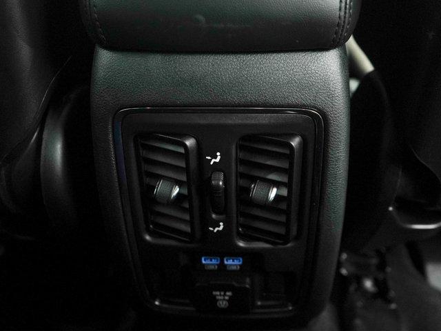 Photo of 2022 Bright White Clearcoat Jeep Grand Cherokee
