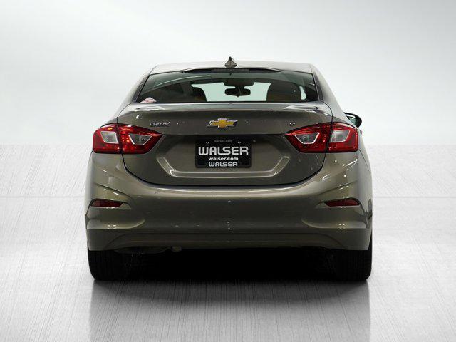 Photo of 2018 Pepperdust Metallic Chevrolet Cruze