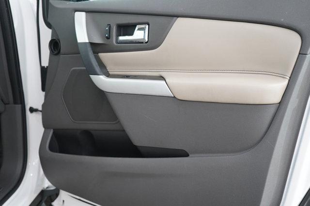 Photo of 2013 White Platinum Clearcoat Metallic Ford Edge