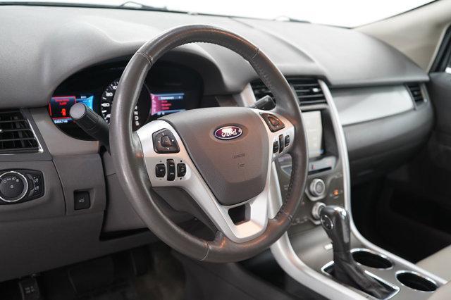 Photo of 2013 White Platinum Clearcoat Metallic Ford Edge