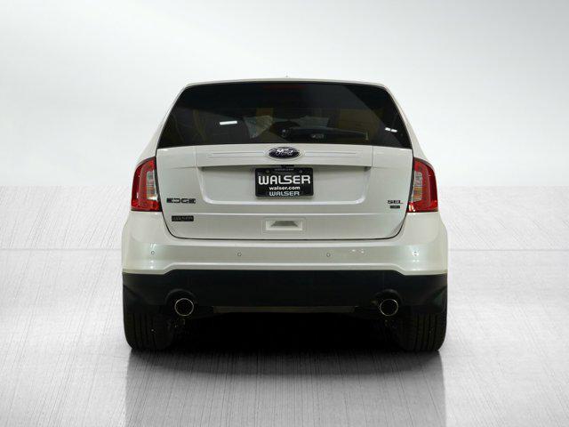 Photo of 2013 White Platinum Clearcoat Metallic Ford Edge