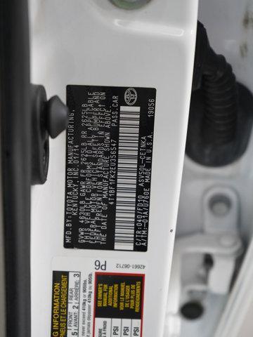 Photo of 2014 Super White Toyota Camry