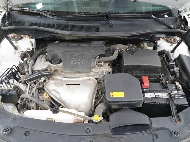 Photo of 2014 Super White Toyota Camry
