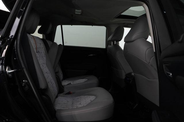 Photo of 2023 Midnight Black Metallic Toyota Highlander Hybrid