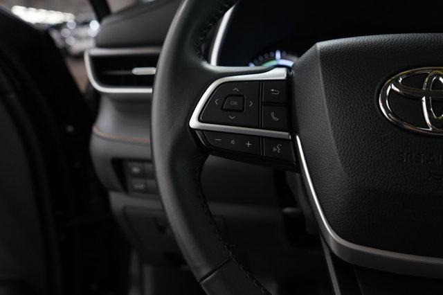 Photo of 2023 Midnight Black Metallic Toyota Highlander Hybrid