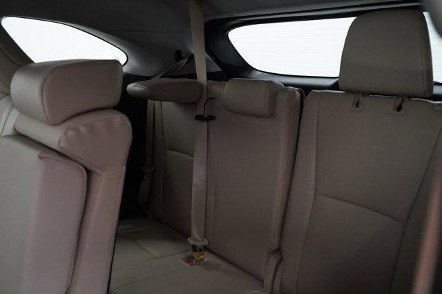 Photo of 2021 Blizzard Pearl Toyota Highlander