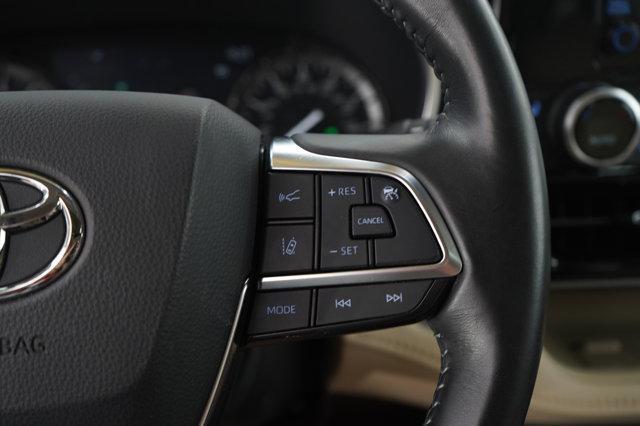 Photo of 2021 Blizzard Pearl Toyota Highlander