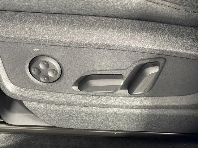 Photo of 2025 Glacier White Metallic Audi Q5