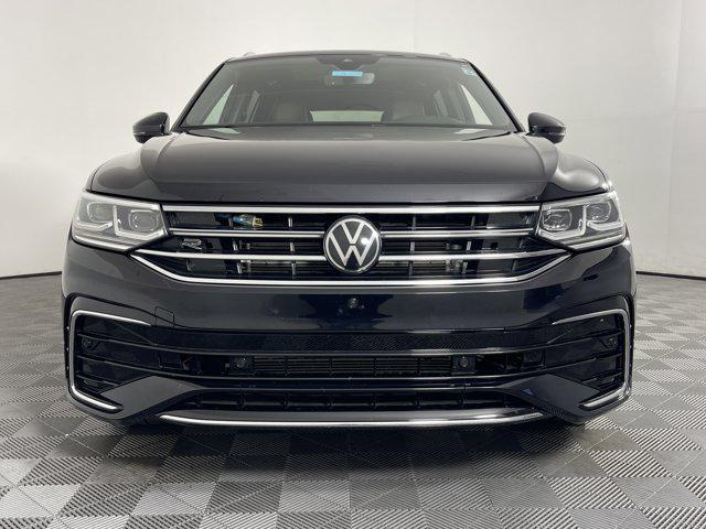 Photo of 2024 Deep Black Pearl Volkswagen Tiguan