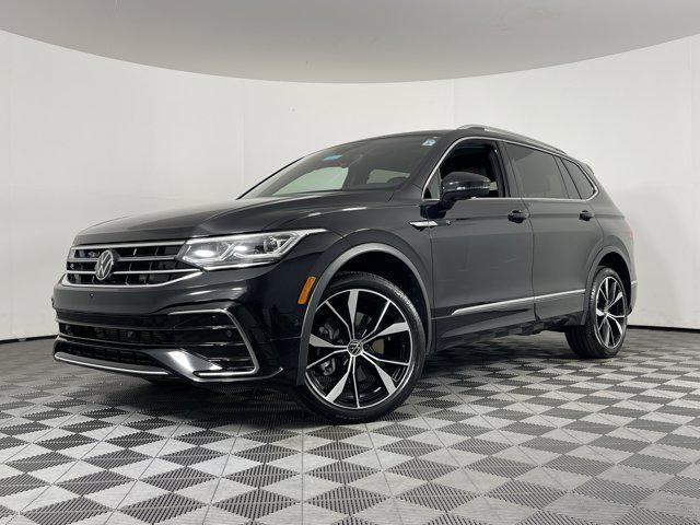 Photo of 2024 Deep Black Pearl Volkswagen Tiguan