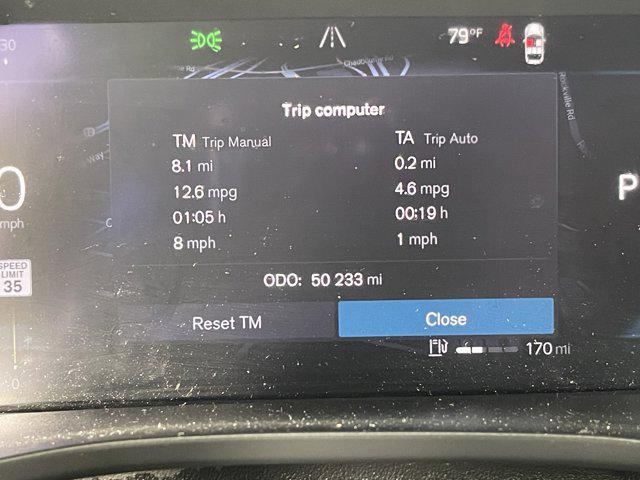 Photo of 2024 Crystal White Metallic Volvo XC40