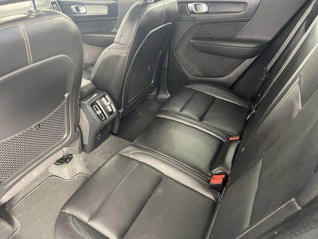 Photo of 2024 Crystal White Metallic Volvo XC40