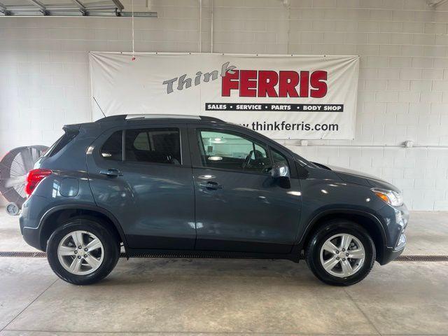Photo of 2022 Mosaic Black Metallic Chevrolet Trax