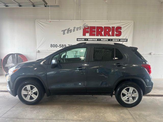 Photo of 2022 Mosaic Black Metallic Chevrolet Trax