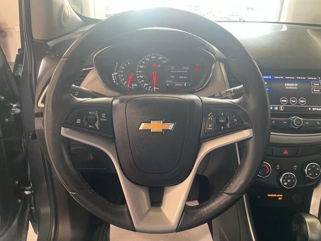 Photo of 2022 Mosaic Black Metallic Chevrolet Trax